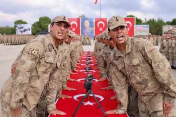 2 Bin 965 Asker Görevini Tamamlayarak Ailelerine Kavuştu
