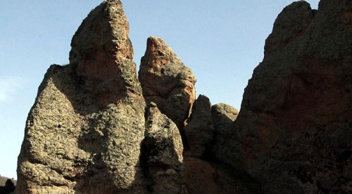 2 bin yıllık kayalar turizm için bekliyor