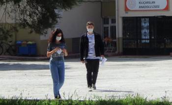 2 Dakika Geç Kalınca Sınava Giremediler
