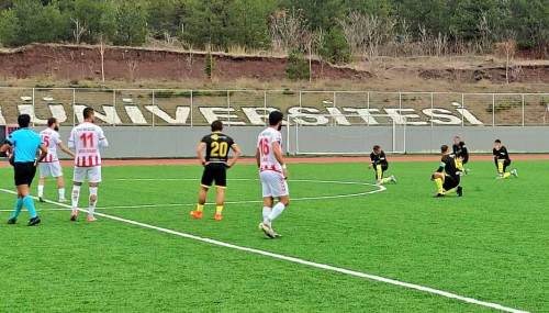 2 Eylülspor'un maçındaki hakem kararları sosyal medyayı salladı