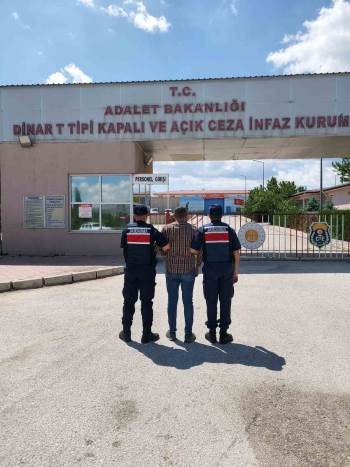 2 Yıl 3 Ay 10 Gün Hapis Cezası İle Aranan Şahsı Jandarma Yakaladı
