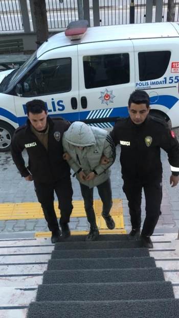 2 Yıl 6 Ay Hapis Cezasıyla Aranana Şahıs Gbt Sorgulamasında Yakalandı
