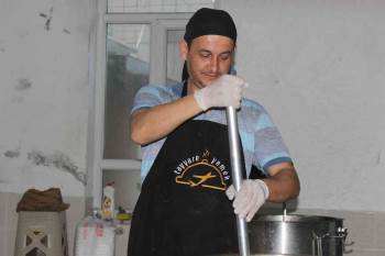 20 Yıldır Sürdürülen Geleneksel İftar Programında 500 Kişi Bir Araya Geldi
