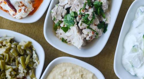 2026 Yılbaşı Akşamı İçin Kolay Meze Tarifleri: Zahmetsiz, Şık ve Lezzetli Sofralar