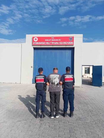 21 Ayrı Suç Kaydı Bulunan Ve Hapis Cezası İle Aranan Şahsı Jandarma Yakaladı
