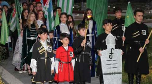 21 dilde 21 Mayıs