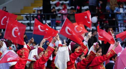 23 Nisan’a Özel En Güzel Mesajlar: Atatürk’ün Sözleriyle Duygusal ve Anlamlı Kutlamalar