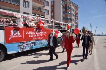 23 Nisan’A Özel Üstü Açık Otobüsle Eğlence
