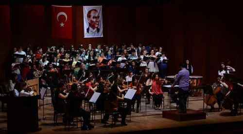 23 Nisan şenlik tadında kutlandı