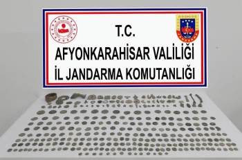 239 Adet Sikke Ve 70 Adet Tarihi Obje Ele Geçirildi
