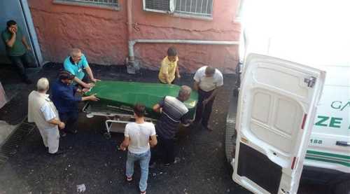 25 lira için kalbinden bıçakladı