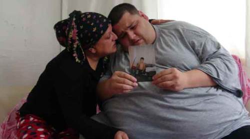 25 yaşında, 300 kilo...