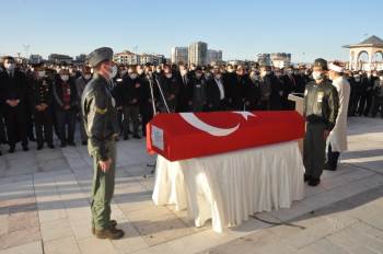 3 Aylık Bebek, Şehit Babasına Dayısının Kucağında Son Defa Baktı
