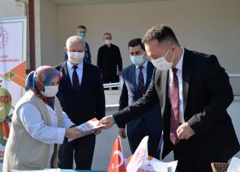 3 Bin Adet "Gıdanı Koru" Yazılı Bez Maske Dağıtıldı
