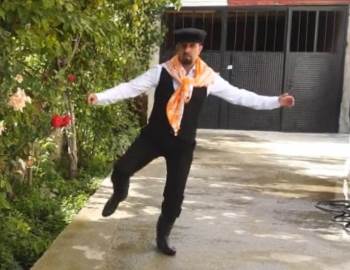 3 Bin Kilometre Uzakta Cumhuriyet Bayramı’Nı ’Kırık Havayla’ Kutladı
