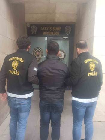 3 Farklı Dosyadan 2 Yıl 2 Ay 20 Gün Hapis Cezası Olan Şahsı Polis Yakaladı
