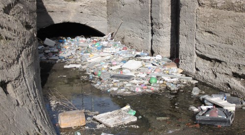 3 kişinin öldüğü kanal mikrop saçıyor
