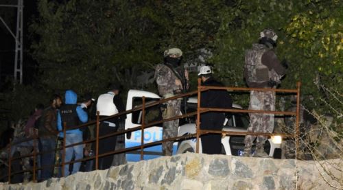 3 oğluna kurşun yağdırdı, ambulansı aradı