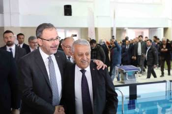 30 Yıldır Atıl Vaziyetteki Olimpik Yüzme Havuzu Spora Kazandırıldı
