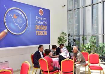 300’Ün Üzerinde Öğrenci Ücretsiz Danışmanlık Hizmeti Aldı
