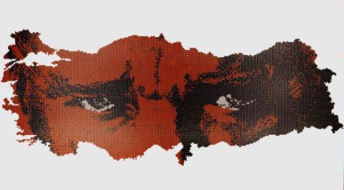 32 bin bardakla Atatürk ve Türkiye haritası