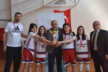 3X3 Yıldız Kızlar Basketbol Müsabakaları Sona Erdi
