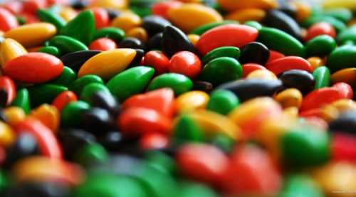 4 ADET ŞEKER POLİSLİKTEN ATTIRDI