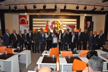 4 Ayda Bin 53 Kitap Okuyup Guinness Rekorlar Kitabına Girdi
