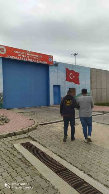 4 Yıl 2 Ay Hapis Cezası İle Aranan Şahsı Jasat Yakaladı
