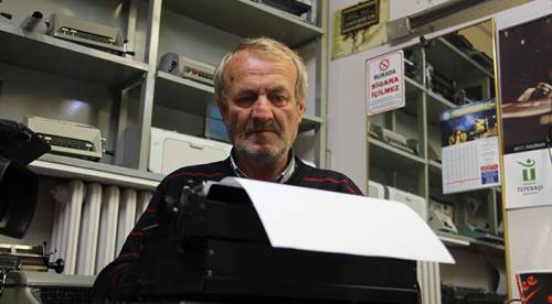45 yıldır daktilolara hayat veriyor