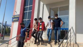 5 Bin Tl Çaldıkları Kokoreççiyi İkinci Defa Soymak İsterken Yakalandılar
