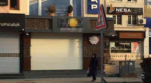 5 dakikada 30 kilo altını çaldılar