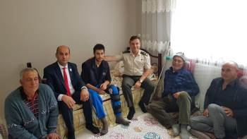 5 Kurşun Yiyen Gaziye Paşadan Ziyaret
