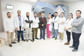 5 Seanslık Tedaviyle 90 Yaşında Prostat Kanserini Yendi
