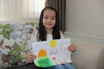 5 Yaşındaki Küçük Nursare’Nin Duygulandıran ‘Bayramda Filistinli Çocuklar’ Resmi
