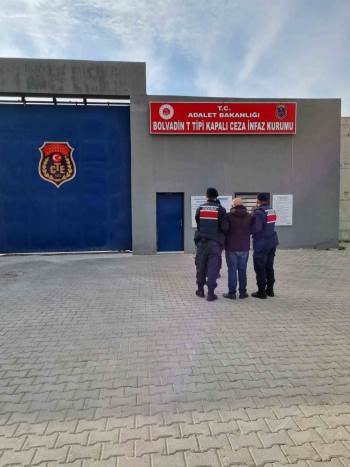 5 Yıl Hapis Cezası İle Aranan Şahıs Jandarma Yakaladı
