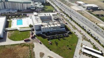 5 Yıldızlı Termal Otelde Çıkan Yangında 6 Kişi Hastanelik Oldu
