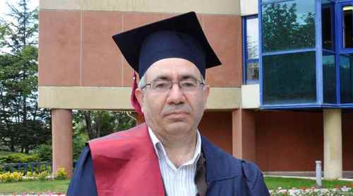 51 yaşa 5 üniversite diploması sığdırdı