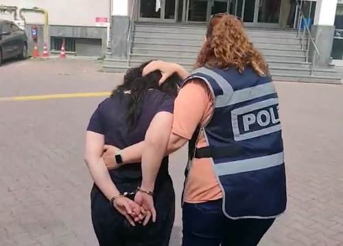 55 yıl hapis cezası bulunan kadın merdiven boşluğunda yakalandı