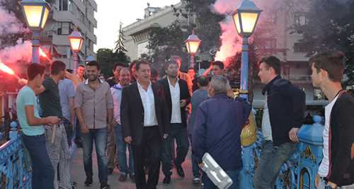 6 BİN KİŞİ BİR ARADA