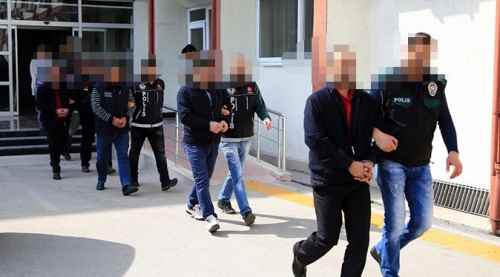 6 kişi uyuşturucudan gözaltına alındı