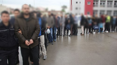 60 kişilik dolandırıcı çetesi adliyede