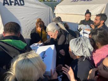 7 Bin Adet Yeni Ayakkabı Depremzedelere Dağıtıldı
