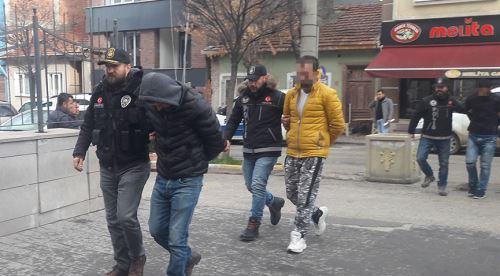 7 kişi uyuşturucudan gözaltına alındı