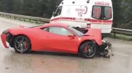 7 milyonluk lüks araç hurdaya döndü!