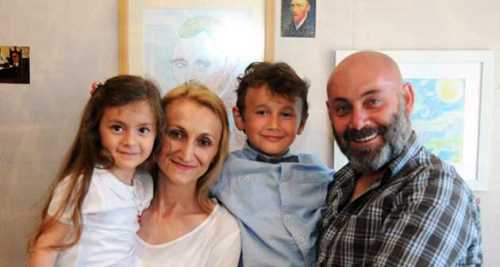 7 YAŞINDA İLK ÖZEL SERGİ