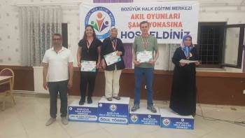 72 Yaşında Şampiyon Oldu
