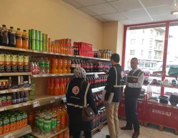 79 İşyerinde Raf Fiyatı İle Kasa Fiyatı Arasında Farklılık Denetlendi
