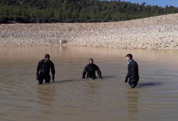 8 Gündür Kayıp Olan Yaşlı Çifti Balık Adamlar Arıyor
