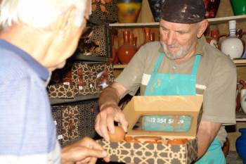 80’Lik Çınar 67 Yıldır Çamura Şekil Veriyor
